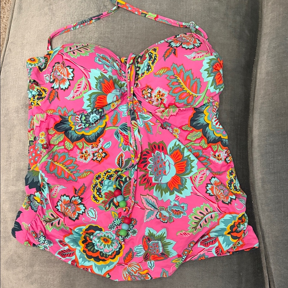 Jessica Simpson bathing suit top